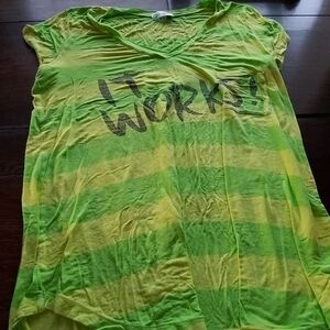 *FREE WITH PURCHASE OF 2 ITEMS*NEW* * TSHIRT/B2B